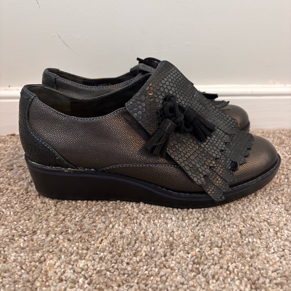 Cole Haan Kiltie Tassel Loafers Metallic Textured Leather Wedge Shoes Size 7